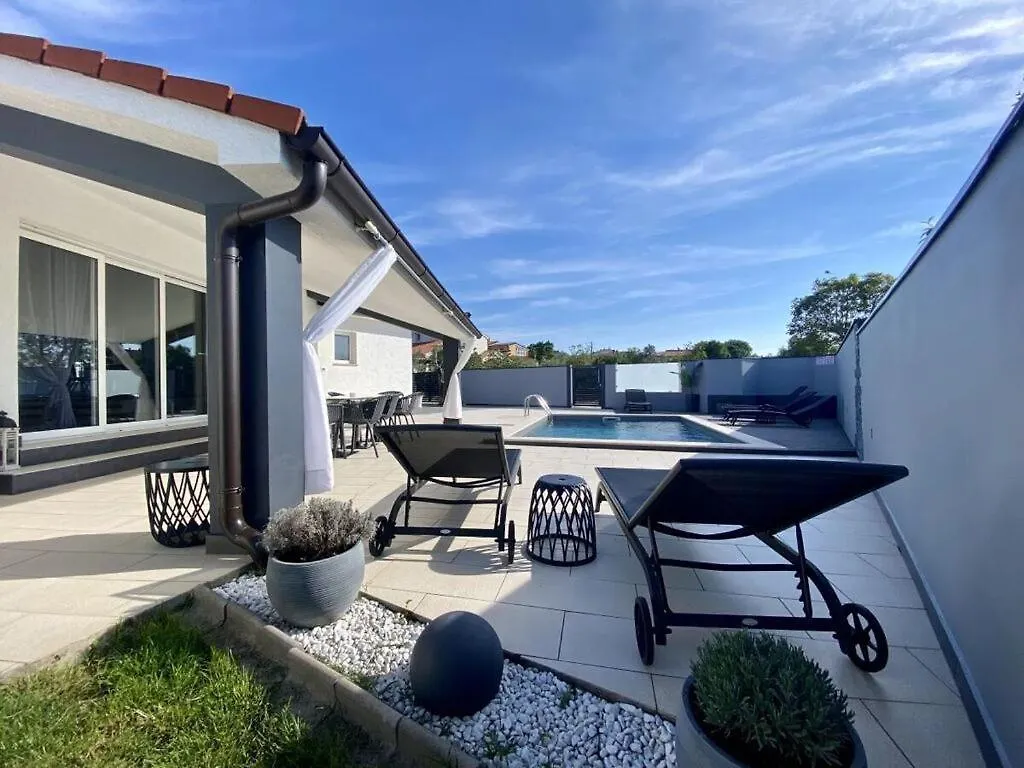 50 Shades Of Grey Villa Pula 0*,